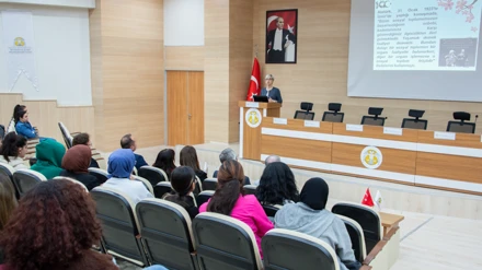 Selçuk Üniversitesinde ‘Cumhuriyetin 100. Yılında Türk Kadını’ söyleşisi düzenlendi